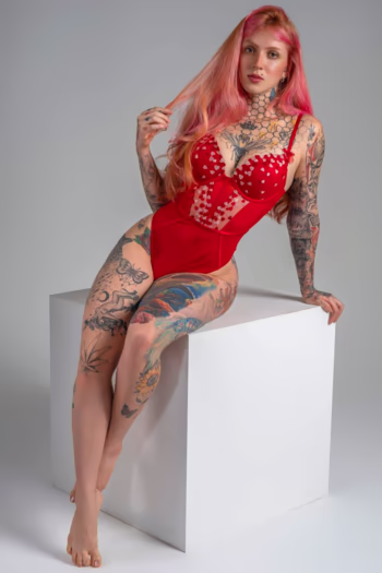 Escort girl Alice